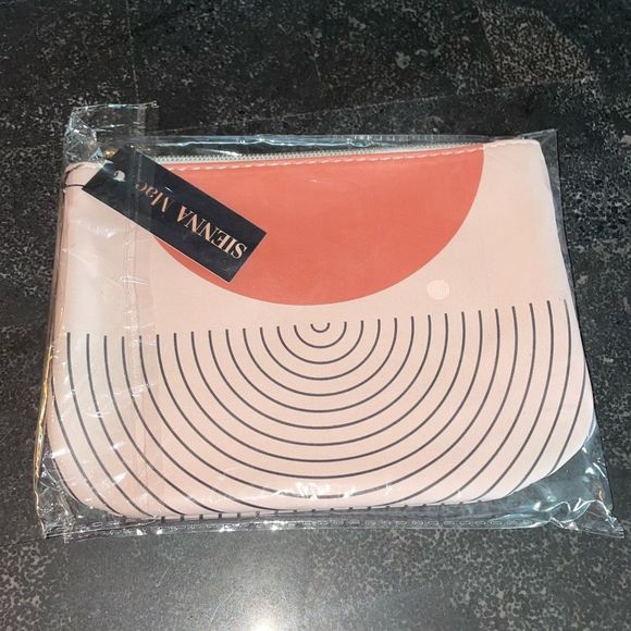 NWT - Cosmetic/Accessory Pouch - Picture 5 of 5